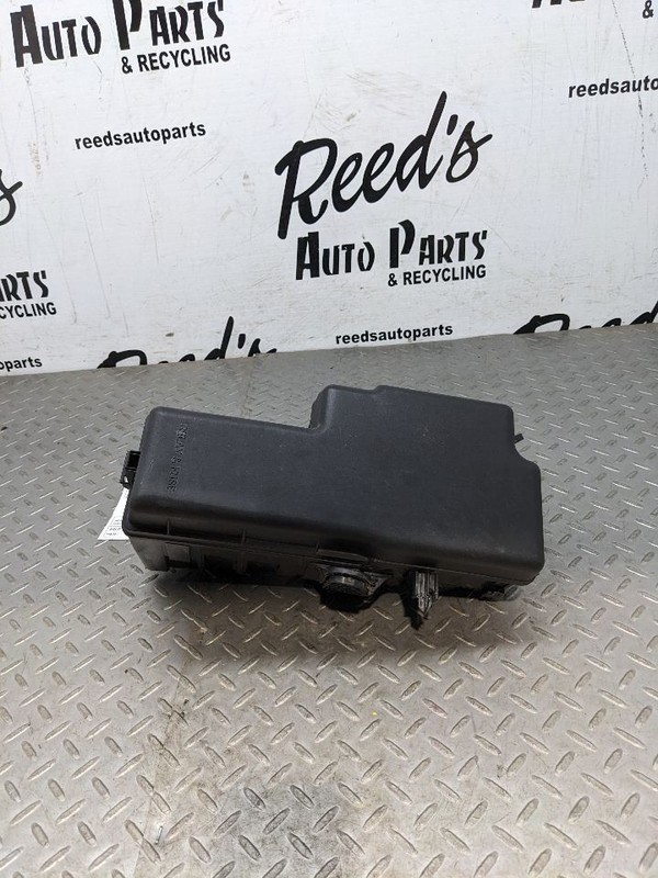 Fuse Box Engine Japan Built Thru 5/04 4 Cylinder Fits 02-04 CAMRY 1149744