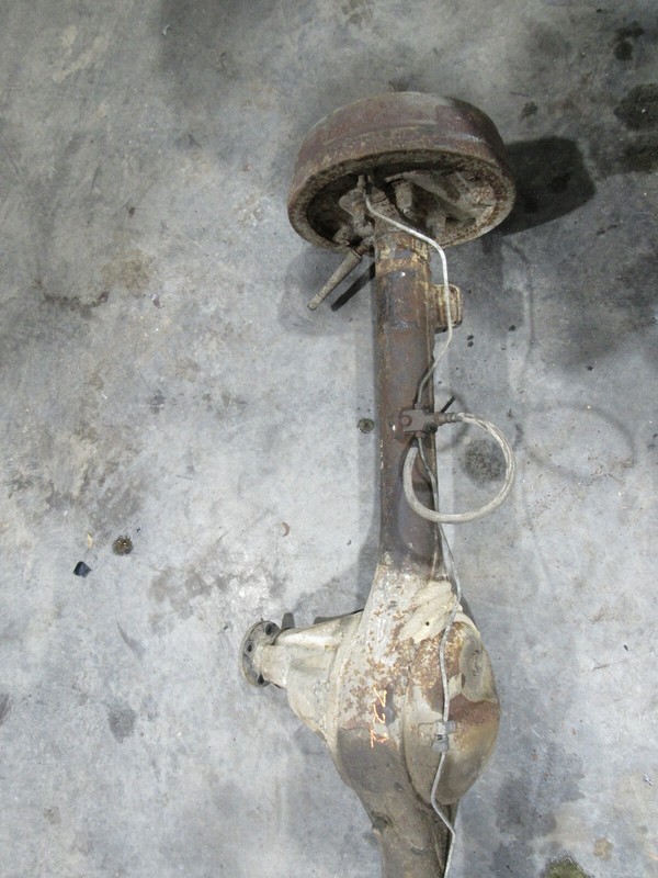 1987 NISSAN PICKUP TRUCK 4CYLINDER 4x2 GASOLINE AT REAR END ASSEMBLY