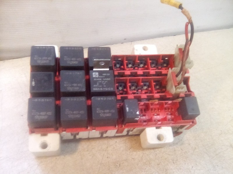 2010 Peterbilt 389 Fuse Relay Block