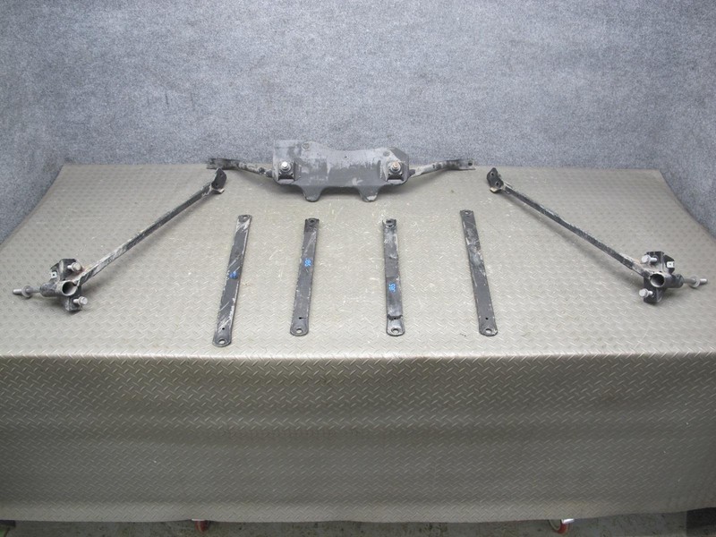 2007-2010 BMW E64 M6 CONVERTIBLE FRONT REINFORCEMENT STRUT BAR SUPPORT SET