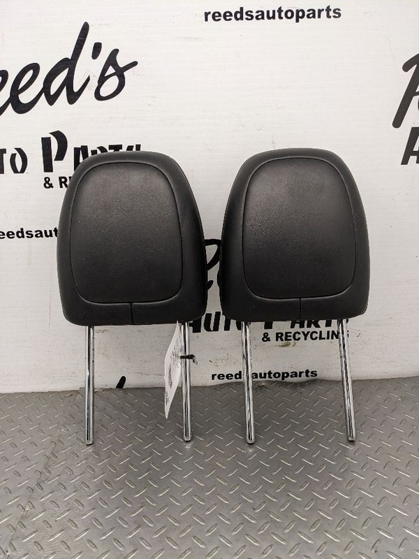 2014-2018 Jeep Cherokee Front Leather Headrest 1169664