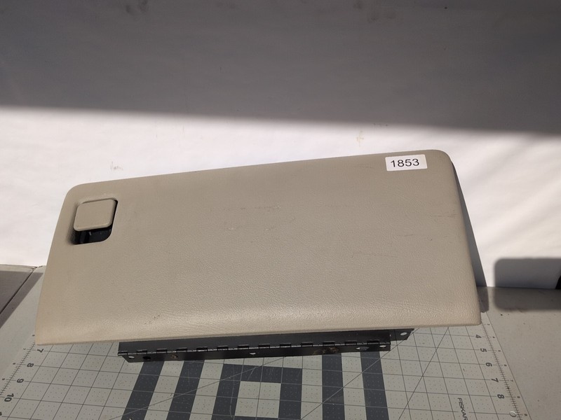 2003-2006 Tahoe Avalanche Yukon Gray Center Console Door Lid Glove Box