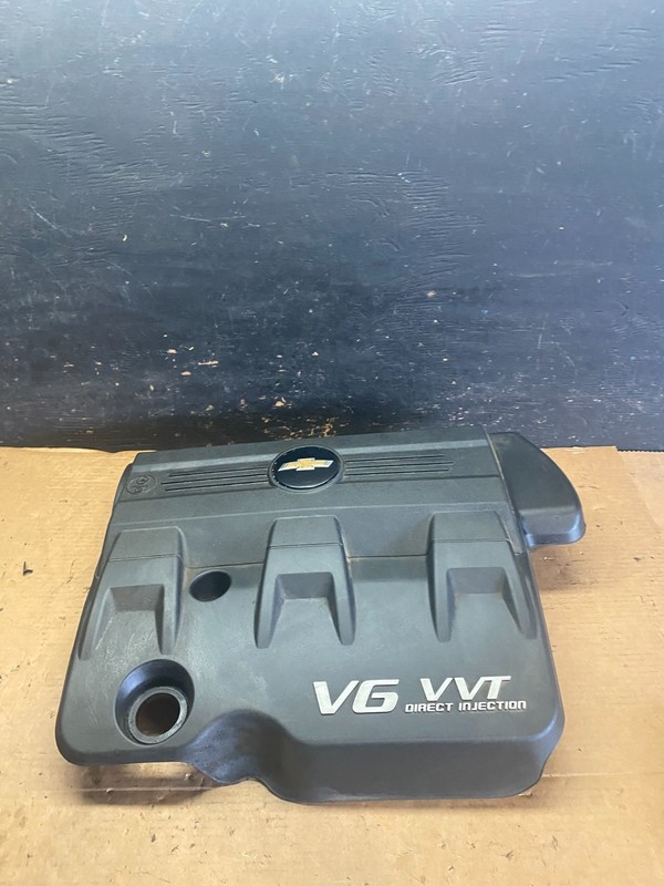 2010 to 2012 Chevrolet Equinox V6 VVT Plastic Engine Cover Shield S0572 DG