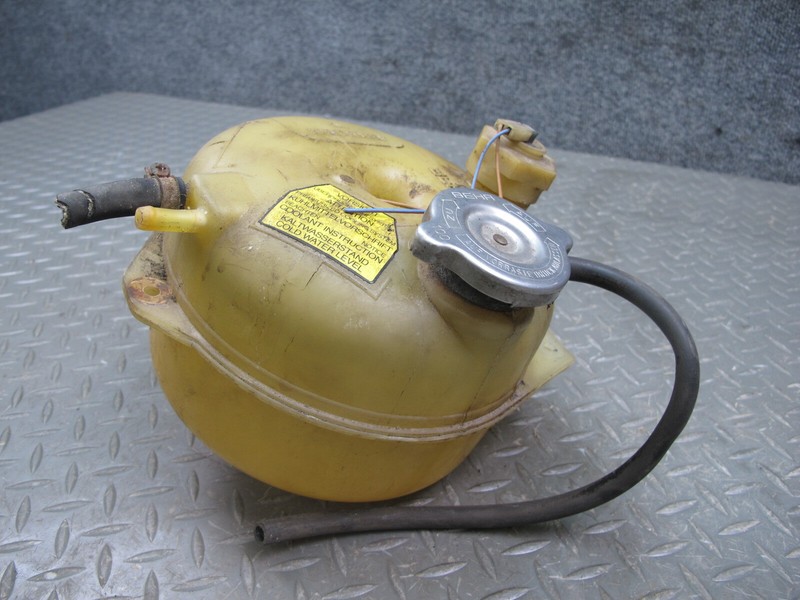 1983-1995 PORSCHE 928 S ENGINE COOLANT EXPANSION OVERFLOW RESERVOIR TANK BOTTLE