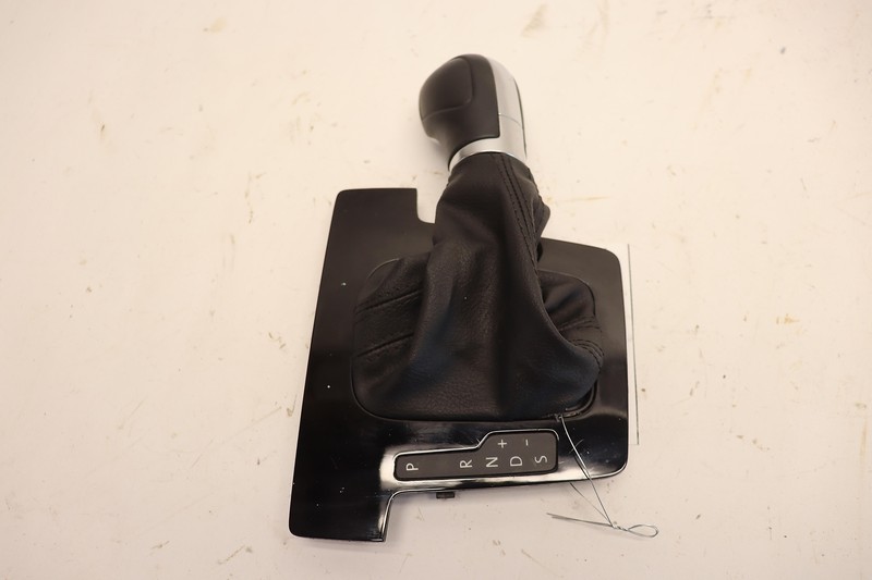 2016-2018 VOLKSWAGEN PASSAT GEAR SELECTOR SHIFT SHIFTER KNOB BOOT OEM
