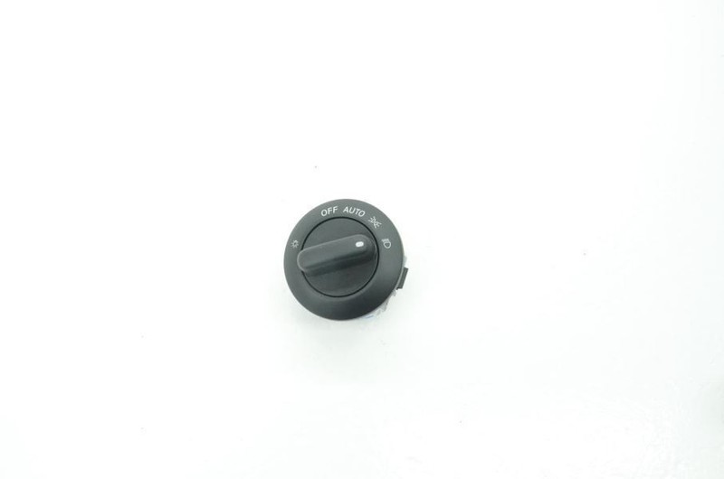 2017-2020 Nissan Titan 5.6L 4x4 Headlight Switch