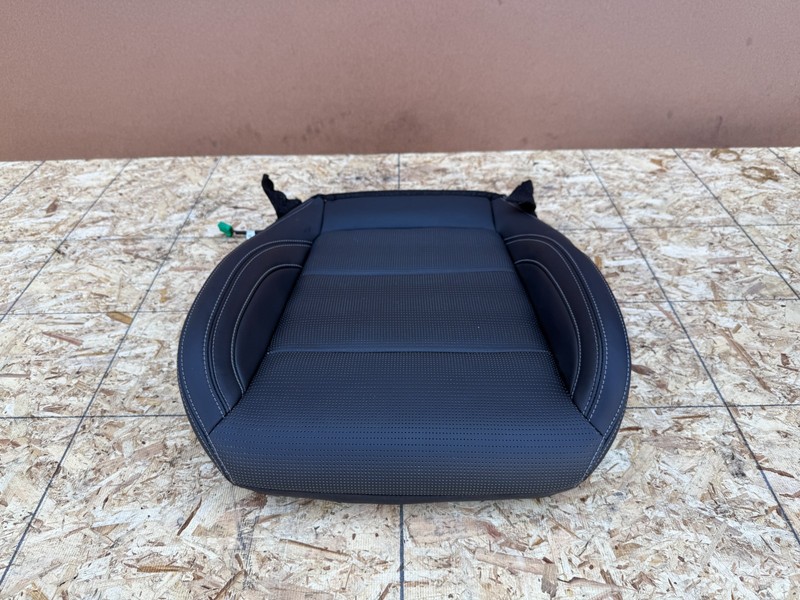 FORD MUSTANG GT 2024-2026 FRONT RIGHT PASSENGER SIDE LOWER SEAT CUSHION BLACK