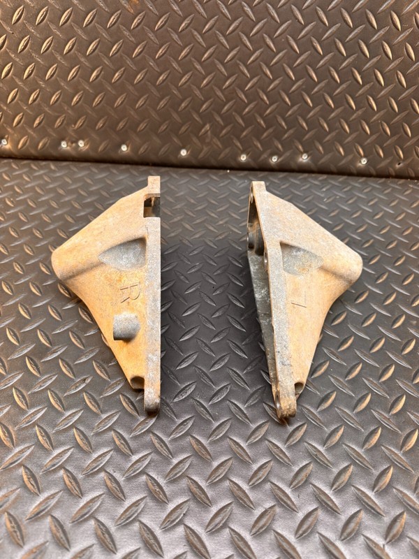 01-06 LEXUS UCF30L LS430 SET OF 2 LEFT & RIGHT ENGINE MOTOR MOUNT OEM