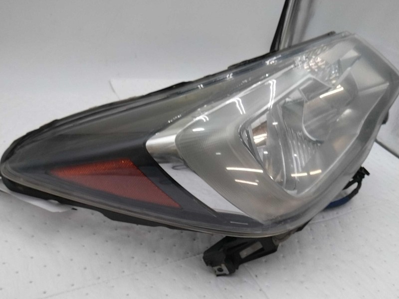 2018 Subaru Forester Right Headlight Assembly Silver 630375 Used 70k Miles