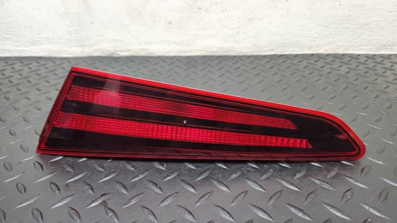 19-20 Hyundai Elantra Right Passenger Lid Mounted Tail Lamp OEM 92404-F3500