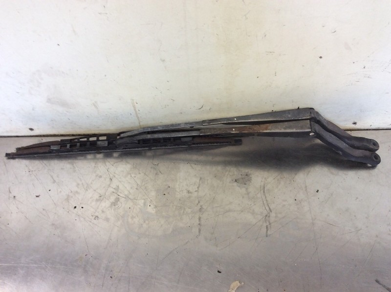84 85 86 87 Honda CRX 2DR Front Windshield Wiper Arms Pair Used OEM