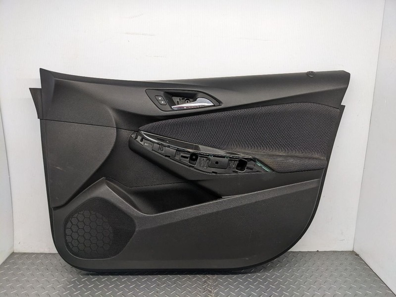 Front RH Passenger Door Trim Panel 13493175 Fits 2017 2018 2019 CHEVROLE 1170393
