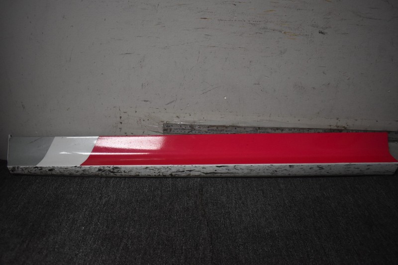 2019-2020 PORSCHE CAYENNE FRONT DOOR LOWER LEFT SIDE FACTORY OEM