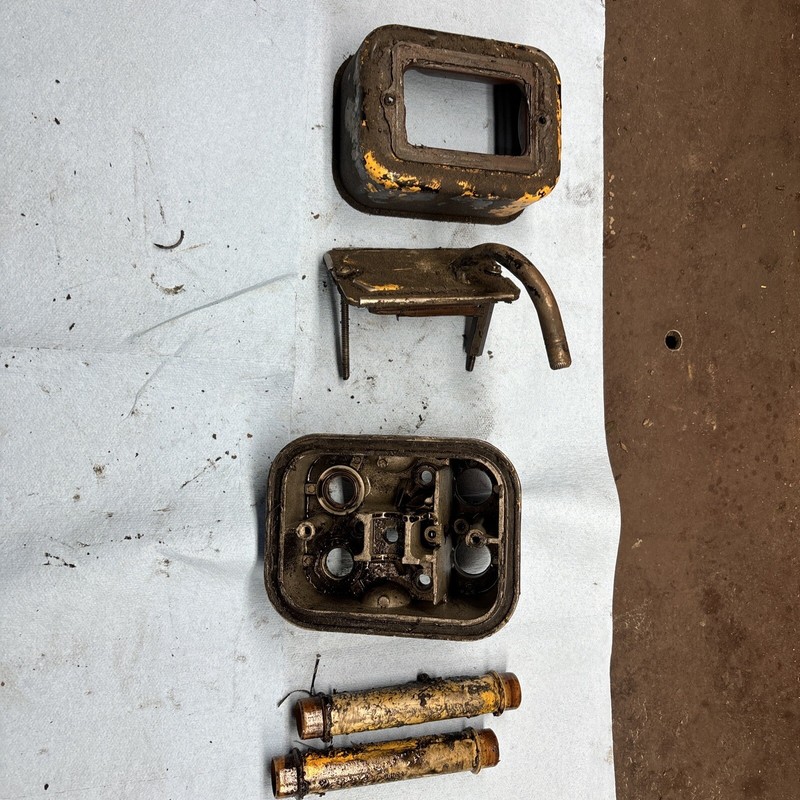 1970’s Sears Suburban SS16 Garden Tractor 16hp Tecumseh Motor Rocker Arm Cover