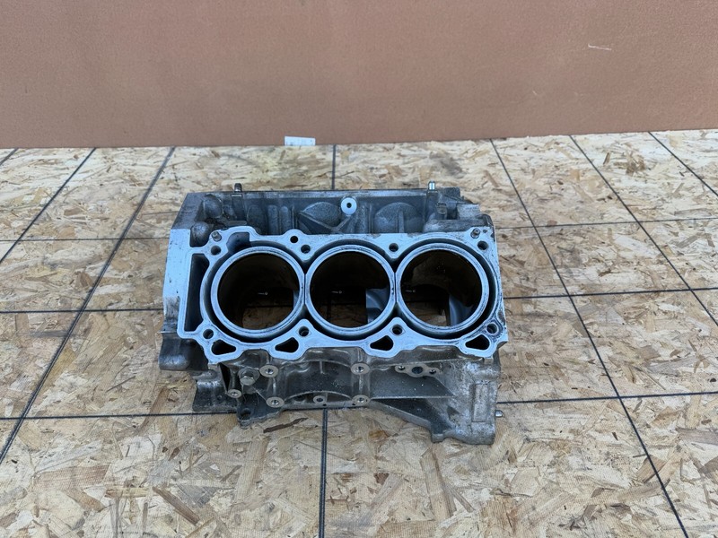 NISSAN 370Z 2009-2021 OEM ENGINE MOTOR BLOCK HOUSING 3.7L ASSEMBLY