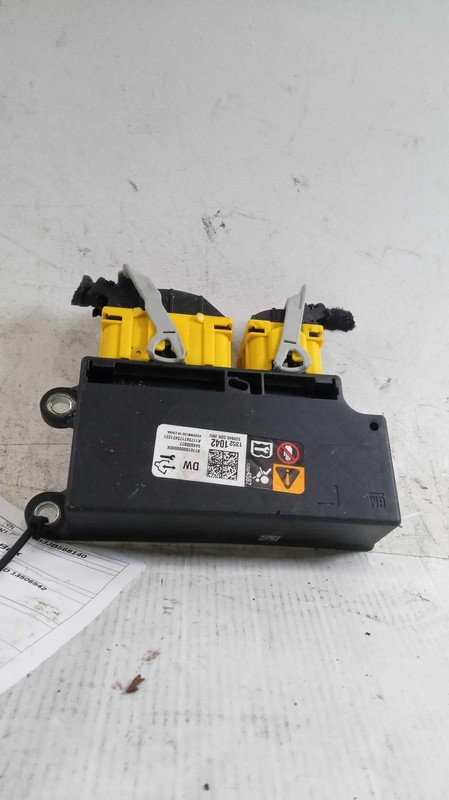 Used Air Bag Module fits: 2018 Chevrolet Trax Air Bag below center console ID 13