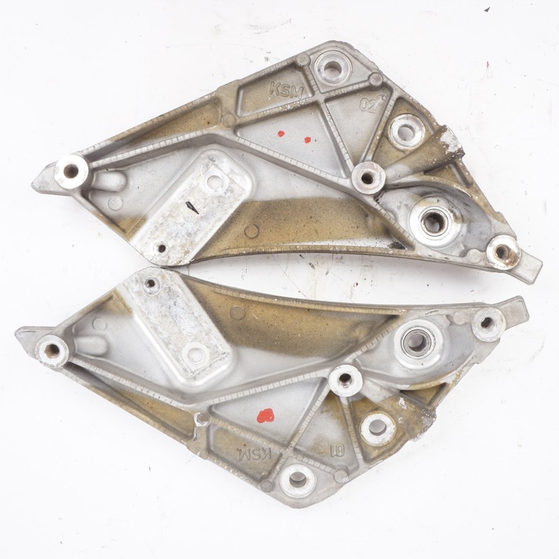 2016 – 2019 Buick Cascada Front Left Right Subframe Support Bracket Set OEM