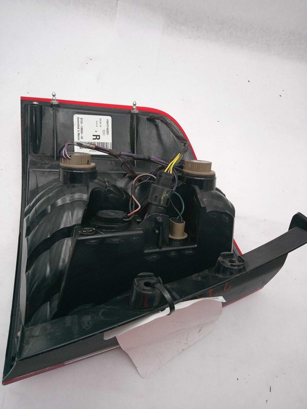 Used Right Tail Light Assembly fits: 2013 Ford Edge clear red lens Right Grade B
