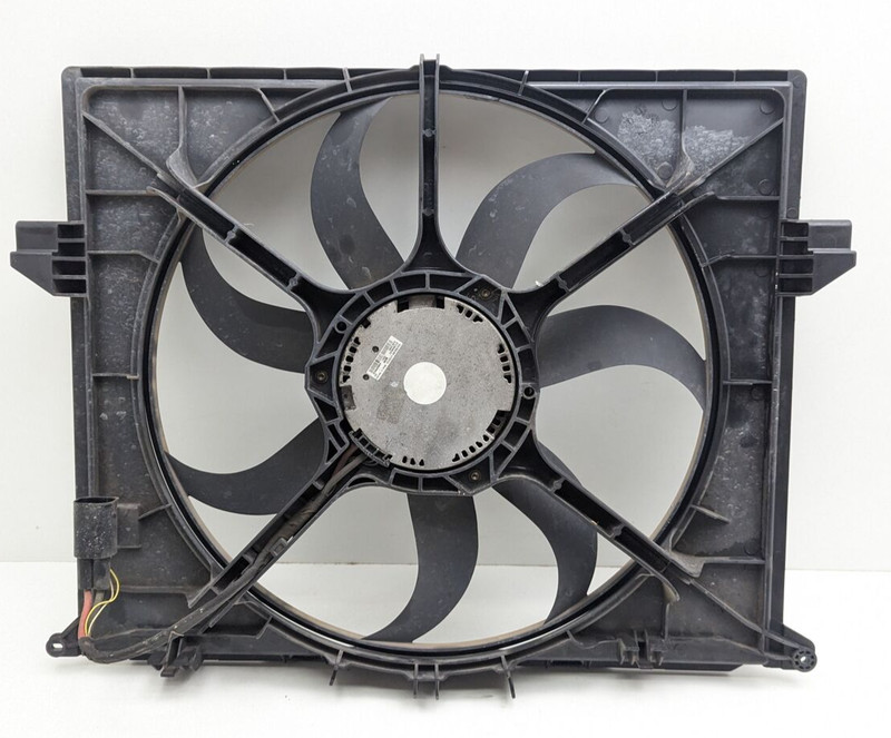 2006-2011 Mercedes W251 R350 R500 ML500 Engine Cooling Radiator Fan w/ Motor OEM