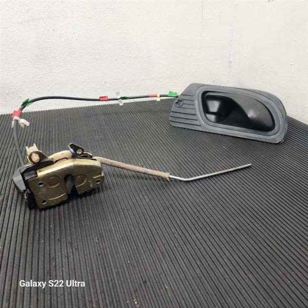 93-03 Mazda Pickup Right Door Latch W/ Inner Handle Manual OEM F37Z-1021818-A