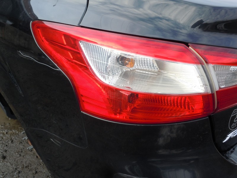 2012-2014 Ford Focus Sedan Quarter Panel Mounted Tail Light Driver Left OEM