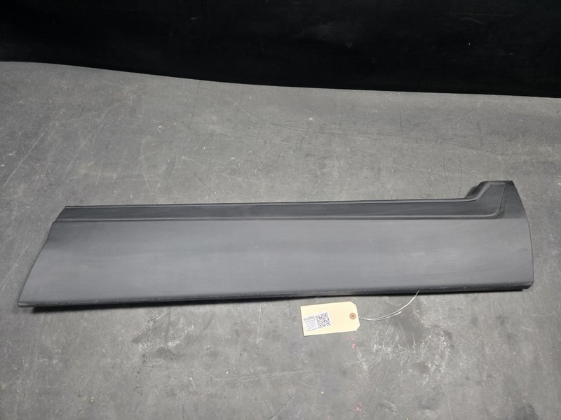 Front Right Door Lower Molding 2019 Honda CR-V 75312-TLC-A01 2017 2018 - 2022