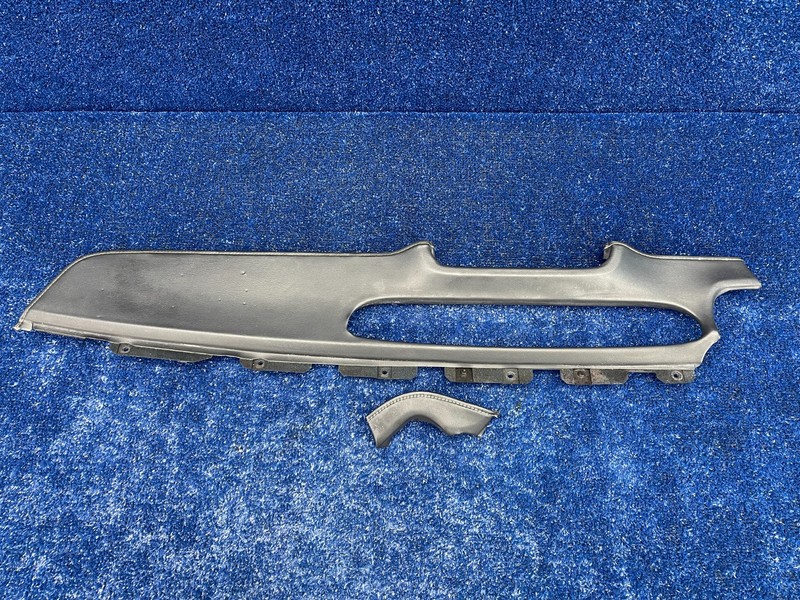 2010–2015 Chevrolet Camaro Right Dash Trim Panel Jet Black OEM 22880754 22880751