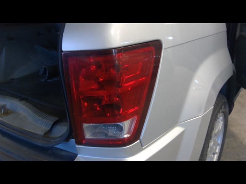 Passenger Right Tail Light Fits 05-06 GRAND CHEROKEE 2454827
