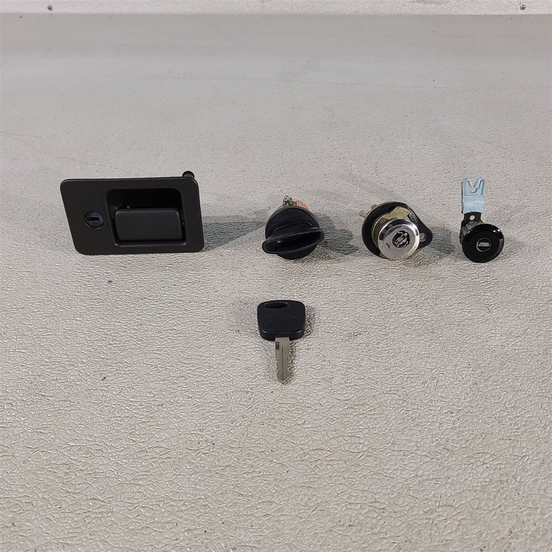 99-04 Ford Mustang Ignition Door Trunk Lock Set Cylinder Glove Box Key Aa7473