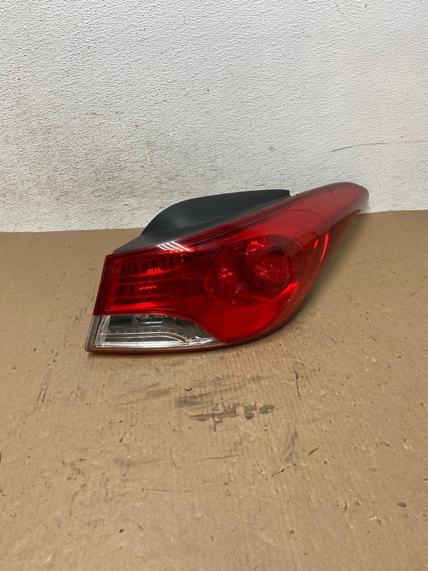 2011 2012 2013 Hyundai Elantra Sedan Right Passenger Tail Light OEM AD7832 LK