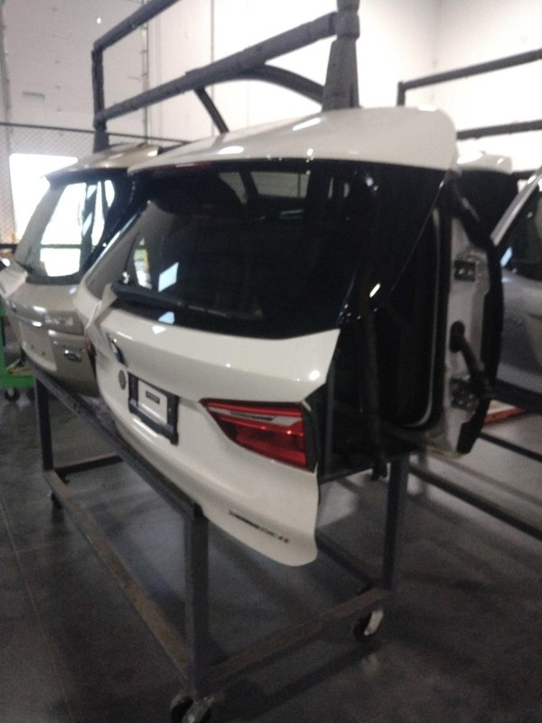 Used Deck Lid fits: 2021 Bmw X1 privacy tint glass w/camera incandescent tail la