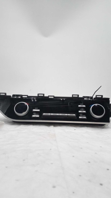 2023 Hyundai Sonata A/C Selector Switch OEM Black 97250L0210SSW 35K Miles