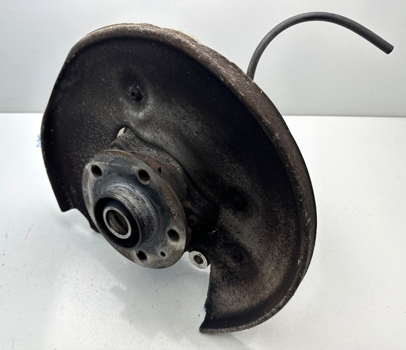 2009-2017 Audi Q5 Rear Right Side Spindle Knuckle Hub OEM 8R0505432F