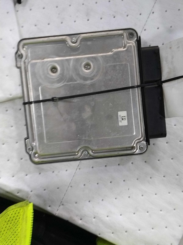 2015 Volkswagen Jetta Engine Control Module ECM 2.0L OEM 04L906016AK Used