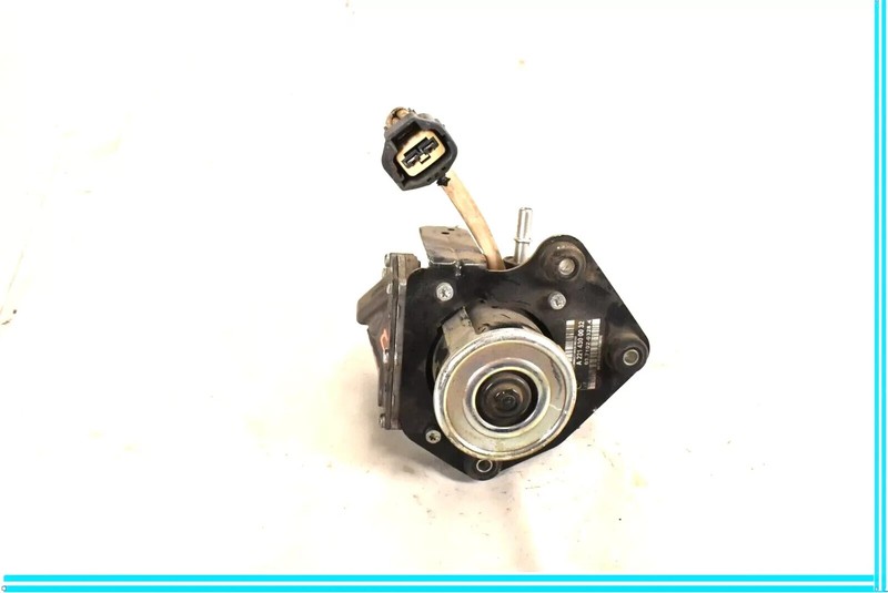 10-13 Mercedes W221 S400 Hybrid Vacuum Pump 2214300032 OEM