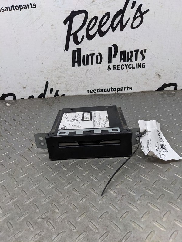 Audio Equipment Radio Audio Disc Player Opt TG5 Fits 15-19 ESCALADE 1106895