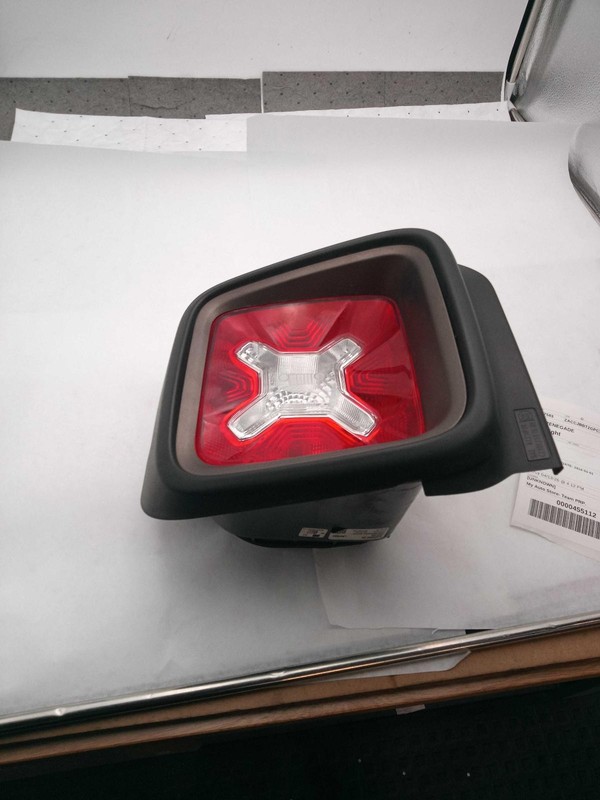 2016 Jeep Renegade Left Tail Light Assembly Green 706740 143K Miles
