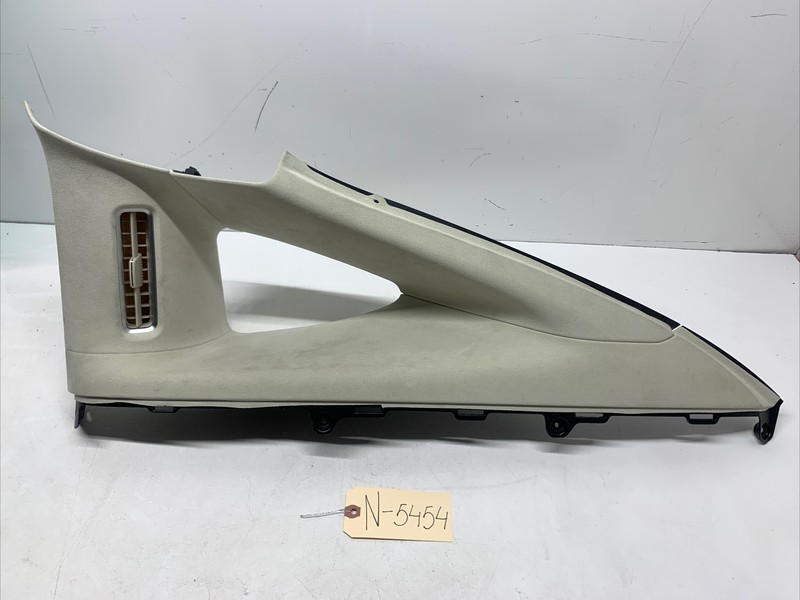 TESLA X RH C PILLAR UPPER 3RD ROW TRIM 5454 M6