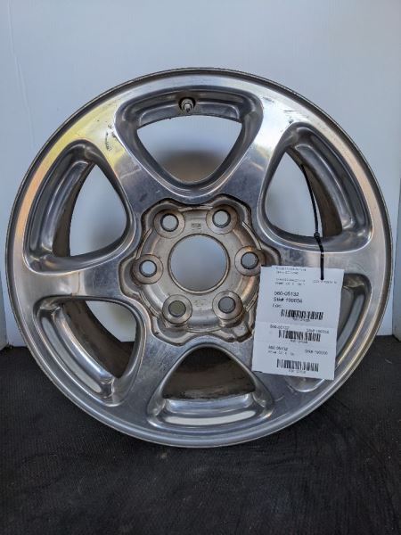 Wheel Classic Style Creased Door Skin 17x7-1/2 Fits 02-07 SIERRA DENALI 1127056