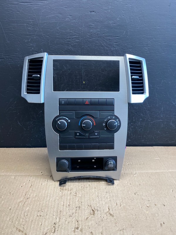 2008 to 2010 Jeep Grand Cherokee Center A/C Heater Climate Control OEM AC9097 DG
