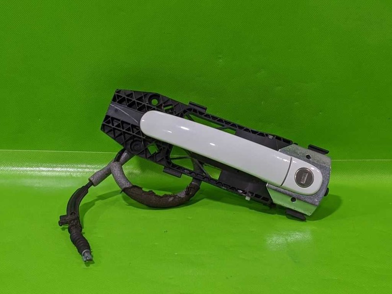 11-18 JETTA LEFT FRONT EXTERIOR DOOR HANDLE ASSEMBLY W/KEYLESSOEM 4524-39