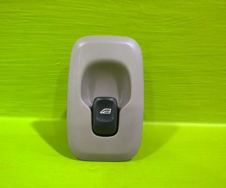 05 06 XC90 PASSENGER RIGHT FRONT WINDOW SWITCH OEM 3608-8