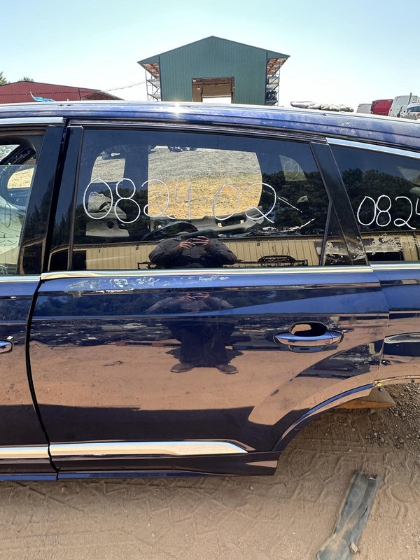 2017-2024 AUDI Q7 REAR LEFT SIDE DOOR SHELL PANEL BLUE OEM