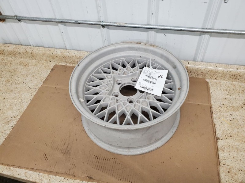 Wheel 16x7 Aluminum Cast Ribbed Fits 99-02 CROWN VICTORIA 307901