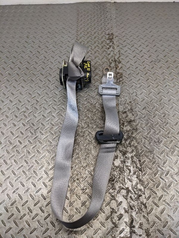 95-01 Chevy Blazer Passenger Right Rear Seat Belt Retractor 1173455