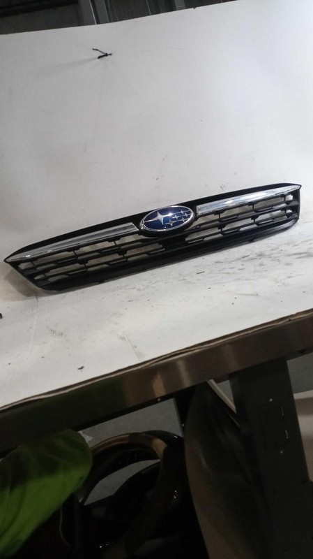 2021 Subaru Impreza OEM Grille White Upper 91122FL22A Used 126K Miles