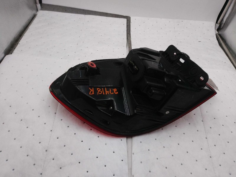 Used Right Tail Light Assembly fits: 2021 Bmw X3 quarter mounted w/o adaptive he