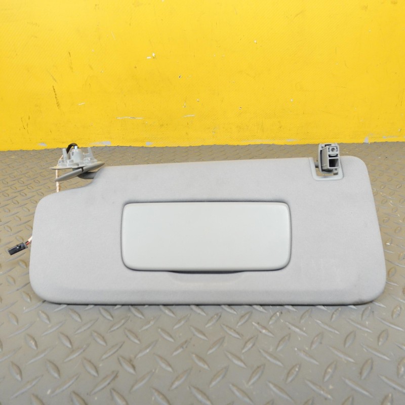 2018-2024 BUICK ENCLAVE LEFT DRIVER SIDE SUN VISOR ILLUMINATED OEM 84220672