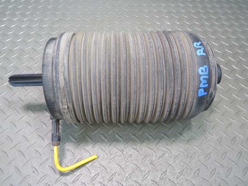 2015-2018 PORSCHE MACAN REAR RIGHT PASSENGER SIDE AIR SUSPENSION SPRING SET