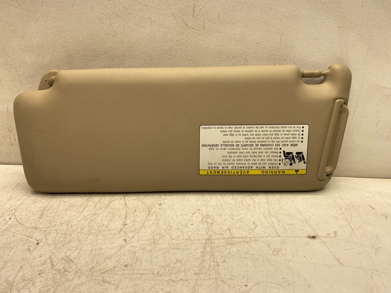 2004-2007 TOYOTA HIGHLANDER RIGHT PASSENGER SIDE SUN VISOR ILLUMINATED TAN OEM